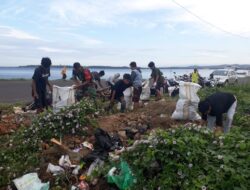 Gotong Royong Bersama Warga, Wujud Nyata Peran Babinsa Koramil 1405-02/Soreang Di Wilayah