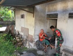 Wujud Kepedulian, Babinsa Koramil 05/Simbar Jenguk Warga Binaan Yang Sakit