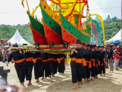 Puncak Festival Iraw Tengkayu Ke XIV,Dandim 0907/Trk Ikut Serta Melepas Padaw Tuju Dulung