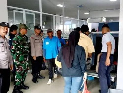 Babinsa Koramil 1405-01/Ujung Siaga Penuh Kawal Arus Balik Lebaran di Pelabuhan Nusantara Parepare, Pastikan Aman dan Lancar