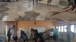 Banjir Susulan Terjang Pidie Jaya, TNI Kembali Turun Tangan Bersihkan Fasilitas Umum