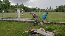 Bersama Babinsa Posramil Teupah Barat Dan Warga Laksanakan Gotong Royong