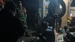Serda Anang Pujianto Babinsa Karangtengah Laksanakan Komsos Malam,dan Patroli Keamanan Wilayah