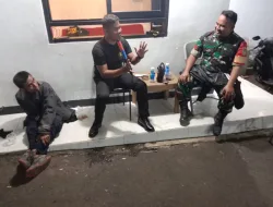 Babinsa Warudoyong Laksanakan Komsos dan Patroli Malam, Perkuat Sinergi dengan Warga