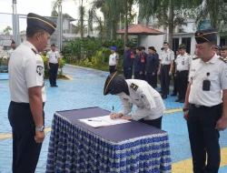 Lapas Banjarbaru Teguhkan Komitmen Zero Halinar Melalui Apel Bersama dan Penandatanganan Komitmen Seluruh Pegawai