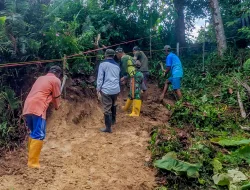 Aksi Gotong Royong Babinsa Koramil 0907/03/Tarbar dan Warga