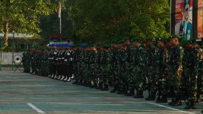 Danrem 181/PVT Pimpin Upacara Bendera 17-an Bulan April 2026.