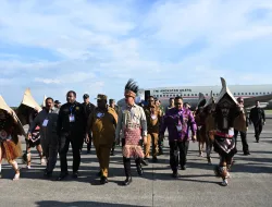 Di Hari Kartini, Wapres Gibran Ajak Mama Papua Belanja di Supermarket