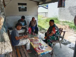 Babinsa Warudoyong Gelar Komsos, Bahas Kerja Bakti dan Penanganan Sampah