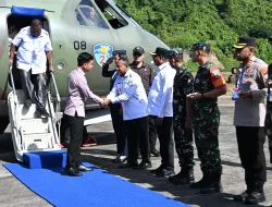 Tiba di Raja Ampat, Wapres Disambut Tarian Gale-Gale dan Prosesi Adat Mansorandak
