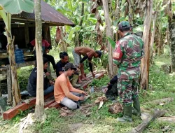 Babinsa Koramil 1405-04/Soppeng Riaja Aktif Pantau Wilayah dan Imbau Warga Waspada Perubahan Cuaca Ekstrem