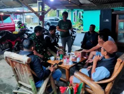 Babinsa Karamat, Koramil 0607-06/Gunungpuyuh Laksanakan Komsos Bersama Warga.