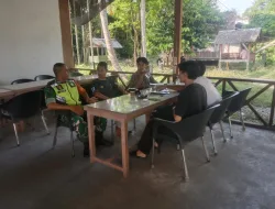 Babinsa Koramil 05/Indra Jaya Perkuat Komsos, Jalin Dialog dan Sampaikan Imbauan Kamtibmas kepada Warga Desa Binaan