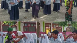 Babinsa Koramil 15/Tiro Tanamkan Wawasan Kebangsaan dan Disiplin di SMPN 1 Tiro
