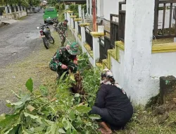 Personel Koramil 1405-04/Soppeng Riaja Bersama Warga Gotong Royong Bersihkan Lingkungan dari Sampah
