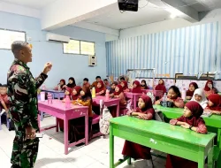 Babinsa Koramil 1405-01/Ujung Tanamkan Nilai Kedisiplinan Sejak Dini kepada Siswa SD Negeri 1 Parepare