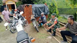 Babinsa Geumpang Perkuat Kedekatan dengan Warga Lewat Komsos di Turue Cut
