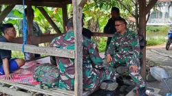 Pelda Devin Babinsa Sukakarya,Koramil 0607-07/Warudoyong Laksanakan Komsos, Bahas Pembangunan Jembatan Bersama Warga