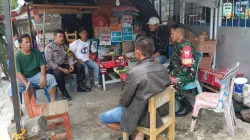 Babinsa 01/Ujung Bersama Warga Mallusetasi Gelar Karya Bhakti, Wujudkan Lingkungan Bersih dan Asri