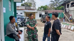 Babinsa Sukakarya,Koramil 0607-07/ Warudoyong, Gelar Komsos Bersama Warga, Bahas Keamanan Lingkungan