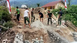 terus bersinergi bersama warga bantu percepat pembangunan jembatan aramco