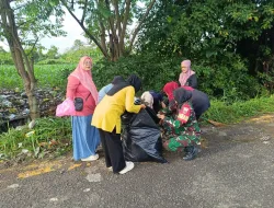 Babinsa 1405-03/ Bacukiki Bersama Warga Lompoe Gelar Kerja Bakti, Ciptakan Lingkungan Bersih dan Nyaman