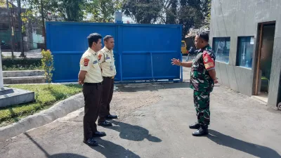 Kopka Ifan Herawan Babinsa Warudoyong Laksanakan Komsos dan Wanwil, Tingkatkan Profesionalisme Security .