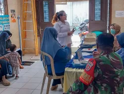 Cegah Stunting Sejak Dini, Babinsa Koramil 0907/03 Tarbar Dampingi Pemeriksaan Balita dan Ibu Hamil