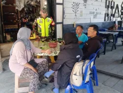 Melalui Komsos Babinsa Posramil Beutong Ateuh Banggalang Menghimbau Kepada Masyarakat Untuk Hindari Judi Online