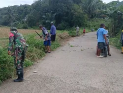 Babinsa Koramil 1405-08/Tanete Riaja Bersama Warga Gelar Kerja Bakti Bersihkan Jalan Dusun Paria