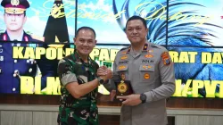 DANREM 181/PVT TERIMA AUDENSI KAPOLDA PAPUA BARAT DAYA, PERKUAT SINERGI DAN SOLIDITAS TNI-POLRI