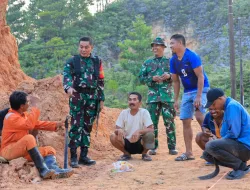 Sore di Tanjung Batu, Dandim Tarakan Berbincang Akrab dengan Warga