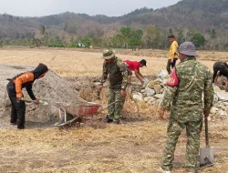 Sinergi TNI dan Warga, Kodim 1404/Pinrang Bangun Saluran Pembuangan di Pekkabata