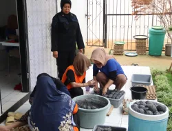 Dari Proses Pemeraman hingga Siap Diolah, Warga Binaan Perempuan Rutan Pelaihari Tekuni Pembuatan Telur Asin