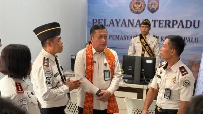 RESMIKAN PTSP, DIREKTUR PELAYANAN TAHANAN DAN ANAK BERIKAN APRESIASI KEPADA BAPAS PALU DITENGAH KETERBATASAN TETAPI MASIH BERINOVASI DEMI PELAYANAN PUBLIK YANG LEBIH BAIK
