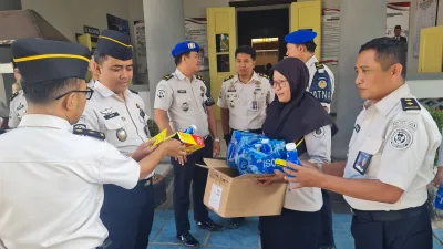 Lapas Ambarawa Bagikan Vitamin dan Minuman Isotonik untuk Jaga Kebugaran Petugas