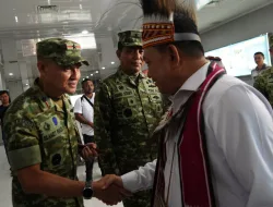 DANREM 181/PVT DAMPINGI PANGDAM XVIII/KASUARI HADIRI KUNJUNGAN KERJA MENKO POLKAM RI DI PAPUA BARAT DAYA, PERKUAT SINERGI TNI-POLRI DAN STABILITAS KEAMANAN